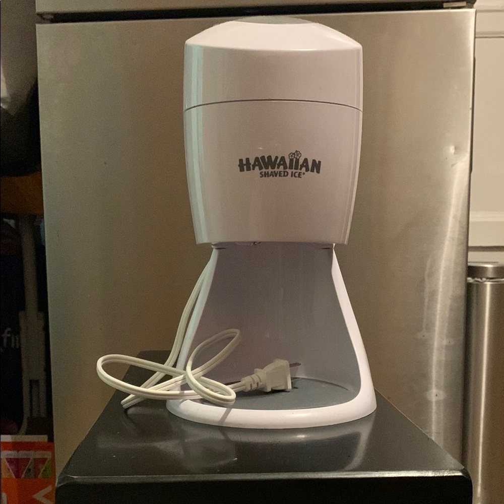 Hawaiian Shaved Ice Machine - Picture 3 of 7